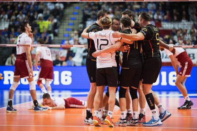 Berlin, Deutschland, 10.01.2016: Volleyball Olympia Qualifikation Männer Maenner 2016 - Spiel um Platz 3 Deutschland - Polen. Jubel Deutschland