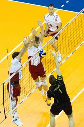 Berlin Attack Angriff Christian Fromm ( 1, Deutschland Germany) gegen against Michal Kubiak ( 13, Polen Poland), Grzegorz Bociek ( 2, Polen Poland) and Bartosz Kurek ( 6, Polen Poland); 2016 CEV Volleyball European Olympic Qualification Berlin, Max-Schmeling-Halle, Berlin Deutschland Germany, 20160110 Partie (match): Kleines Finale Deutschland gegen Polen (3rd place match Germany vs Poland); Copyright: Wuechnerx xEibner-Pressefoto EP_nwr