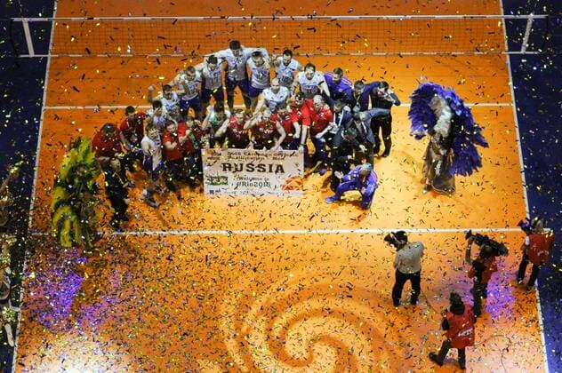 Themen der Woche - Sport Bilder des Tages - SPORT 10.01.2016, Max Schmeling Halle, Berlin Volleyball, Olympiaqualifikation, Finale, Frankreich (FRA) vs. Russland (RUS) Sieger Russland Siegerfoto aufgenommen mit der Remote Kamera