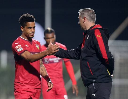Stuttgart Fußball Testspiel VfB Stuttgart - VfL Bochum, Daniel Didavi wird ausgewechselt, rechts Trainer Jürgen Kramny