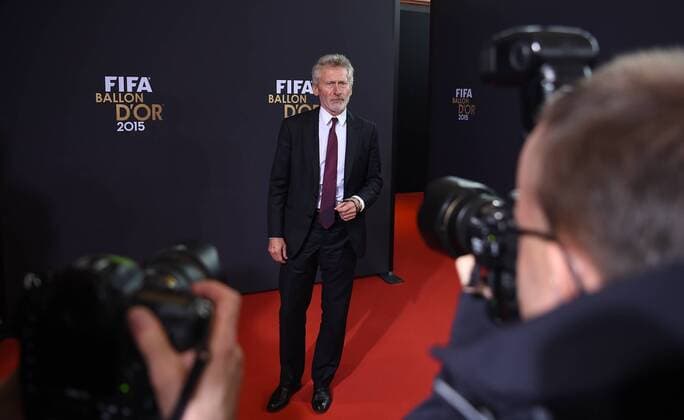 Fussball International FIFA Ballon d Or 2015 in Zuerich 11.01.2016 Weltfussballer 2015: Paul Breitner (FC Bayern Muenchen) 
