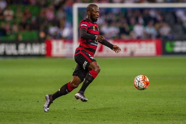 9 Jan 2016: Romeo Castelen of the Western Sydney Wanderers controls the ball during the 14th round of the 2015-16 Hyundai A-League Season between Melbourne City and the Western Sydney Wanderers held at AAMI Park, VIC, Australia. (Photo by Jason Heidrich Icon Sportswire) SOCCER: JAN 09 A-League - Western Sydney Wanderers at Melbourne City FC Icon160109062 EDITORIAL USE ONLY