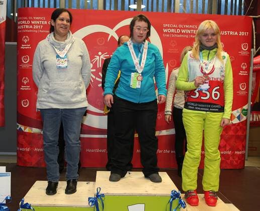 Pre-Games der Special Olympics in Schladming, Ski Alpin Siegerehrungen SPECIAL OLYMPICS - Pre-Games 2016 SCHLADMING,AUSTRIA,12.JAN.16 - SPECIAL OLYMPICS,ALPINE SKIING - World Winter games Winterspiele Spiele Summer games 2017, Pre-Games, award ceremony. Image shows Shalini Gams (AUT), Audrey Mesureur (BEL) and Sergeja Ostrs (SLO). GEPAxpictures xHaraldxSteiner