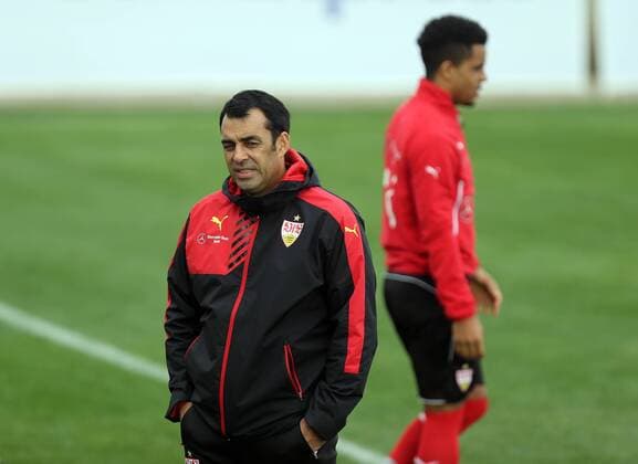 VfB Stuttgart Trainingslager Belek 2016 Türkei, Belek, 12.01.2016, 1. Fussball-Bundesliga, Saison 2015 2016, VfB Stuttgart Trainingslager Belek 2016: v.l. Robin Dutt (Vorstand , Daniel Didavi.