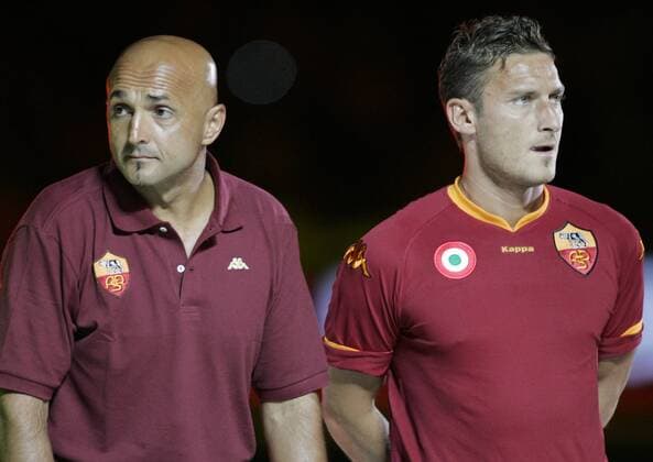 Fußball, Luciano Spalletti während seiner Zeit beim AS Rom zwischen 2005 und 2009 Luciano Spalletti, Francesco Totti (Roma) Roma Trainer Luciano Spalletti, Francesco Totti (Roma) As Roma 26 Jul 2007 Olimpico -Stadium-Roma-Italy