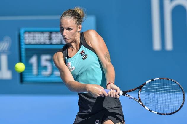 Tennis, APIA International Sydney 13.01.16 Sydney, Australia. Karolina Pliskova (CZE) in action against Simona Halep (ROU) during their womens singles match on day 4 at the Apia International Sydney. Halep won the match 6-4,7-5. xNigelxOwenx  ActionPlus11696538