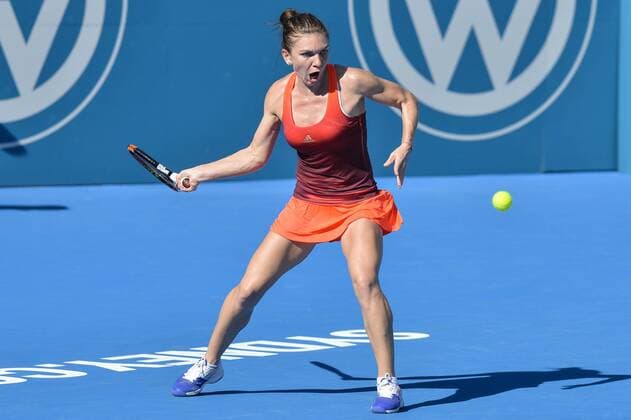 Tennis, APIA International Sydney 13.01.16 Sydney, Australia. Simona Halep (ROU) in action against Karolina Pliskova (CZE) during their womens singles match on day 4 at the Apia International Sydney. Halep won the match 6-4,7-5. xNigelxOwenx  ActionPlus11696543