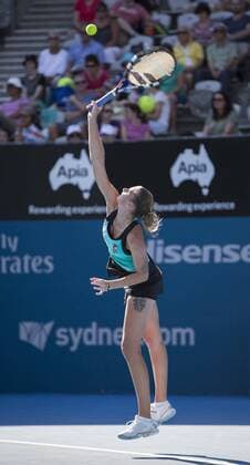 (160113) -- SYDNEY, Jan. 13, 2016 -- Karolina Pliskova of the Czech Republic serves the ball to Simona Halep of Romania during their match at the Sydney International tennis tournament in Sydney, Australia, Jan. 13, 2016. Simona Halep won 2-0 to take her place in the semifinals.) (SP)AUSTRALIA-SYDNEY-INT L TENNIS TOURNAMENT ZhuxHongye 
