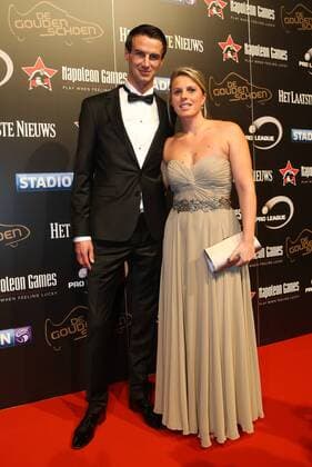 Fußball, BEL, Verleihung des Goldenen Schuhs in Lint - LINT, BELGIUM: Club s Davy De Fauw and his wife pictured on the red carpet ahead of the 62nd edition of the Golden Shoe award ceremony, Wednesday 13 January 2016, in Lint AED studio. The Golden Shoe (Gouden Schoen Soulier d Or) is an award for the best soccer player of the Belgian Jupiler Pro League championship during the year 2015. VIRGINIExLEFOUR  x04772706x