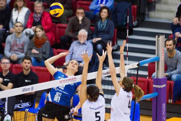 Stuttgart Angriff Kim Renkema (5 Stuttgart); 1. Volleyball Bundesliga Damen, SCHARRena, Stuttgart Deutschland Germany, 20160113; Spiel: Allianz MTV Stuttgart gegen Ladies in Black (PTSV) Aachen; Copyright: Wuechner Eibner-Pressefoto EP_NWR