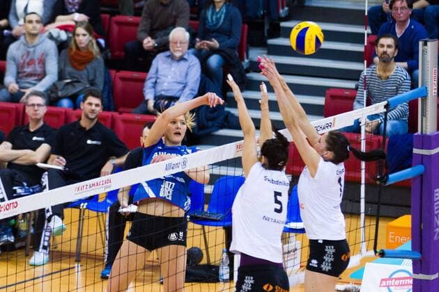 Stuttgart Angriff Michaela Mlejnkova (16 Stuttgart); 1. Volleyball Bundesliga Damen, SCHARRena, Stuttgart Deutschland Germany, 20160113; Spiel: Allianz MTV Stuttgart gegen Ladies in Black (PTSV) Aachen; Copyright: Wuechner Eibner-Pressefoto EP_NWR