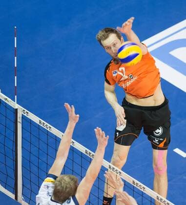 Berlin, Deutschland, 13.01.2016: Volleyball Bundesliga Saison 2015 2016 - Berlin Recycling Volleys - SVG Lueneburg Lüneburg. Paul Carroll (BR Volleys 12)