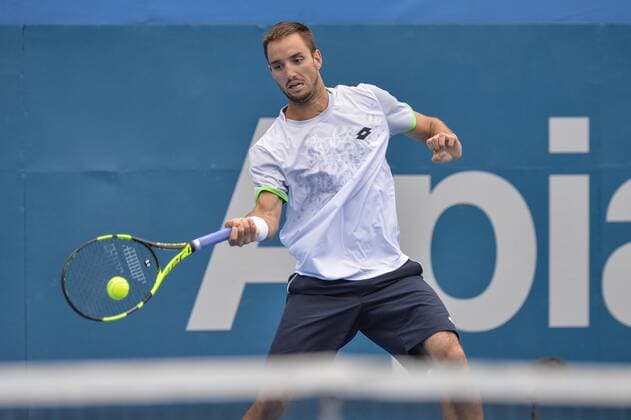 15.01.16 Sydney, Australia. Victor Troicki (SRB) in action against Nicolas Mahut (FRA) during their mens singles match on day 6 at the Apia International Sydney. xNigelxOwenx  ActionPlus11696984