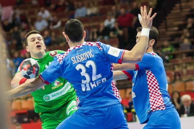 Katowice, Handball EM EHF Euro 2016, Nationalteam Länderspiel, Kroatien - Weißrussland Siarhei Rutenka (BLR), Ivan Sliskovic (CRO) ,  20160115_awj_1315
