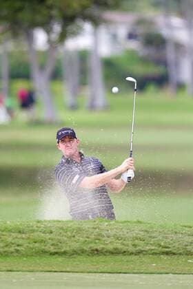 January 15, 2016 - Honolulu, Hawaii: Jimmy Walker hits out of a green side bunker during play of the second round of the Sony Open at Waialae Country Club in Honolulu, Hawaii. PGA Golf Herren Golf: Sony Open JAN15 - ZUMAc04_