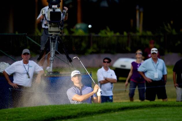 January 15, 2016 - Honolulu, Hawaii: Morgan Hoffman hits out of the 18th hole green side bunker during play of the second round of the Sony Open at Waialae Country Club in Honolulu, Hawaii. PGA Golf Herren Golf: Sony Open JAN15 - ZUMAc04_