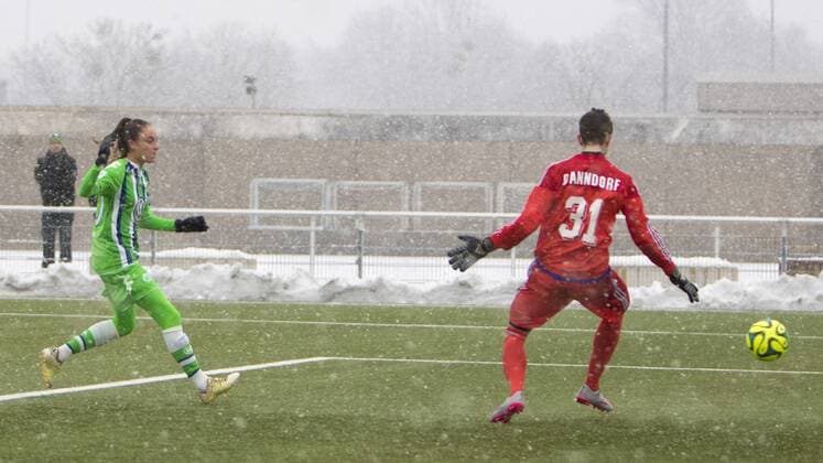 Fußball, Testspiel, VfL Wolfsburg - TSV Danndorf; Tessa Wullaert (Wolfsburg, 10) Torschützin zum 3:1 ,scores the goal, Tor, Torschuss, Abschluss, Torabschluss, Torerfolg, Aktion, action. xtgx