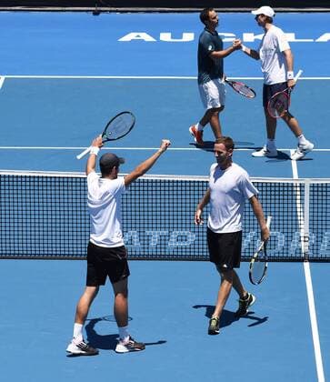 16.01.2016. Auckland, New Zealand. Mate Pavic and Michael Venus (R) celebrate after winning the doubles final on finals day at the ASB Classic Tennis Men s tournament. ASB Tennis Centre, Stanley st, Auckland, New Zealand. Saturday 16 January 2016. xAndrewxCornagax  ActionPlus11697587
