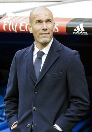 Real Madrid s French coach Zinedine Zidane during the Spanish Primera Division soccer match played against Sporting Gijon at Santiago Bernabeu stadium in Madrid, Spain, 17 January 2016. REAL MADRID VS SPORTING GIJON !ACHTUNG: NUR REDAKTIONELLE NUTZUNG!  MD 20160117-635886446815304597