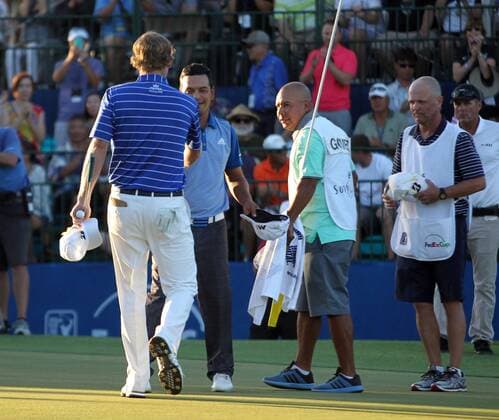 January 17, 2016 - Sony Open winner Fabian Gomez celebrates and shakes hands with Brant Snedeker after the final round of the Sony Open at the Waialae Country Club in Honolulu, HI. - PGA Golf Herren Tour: Sony Open JAN17 - ZUMAc04_