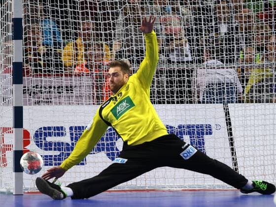 Breslau Deutschland - Schweden, Vorrunde, Handball EM 2016, --- im 33 Andreas Wolff, Deutschland, Torwart, Spieler des Spiels, hält Ball Copyright: Roskaritzx Eibner-Pressefoto EP_rrz