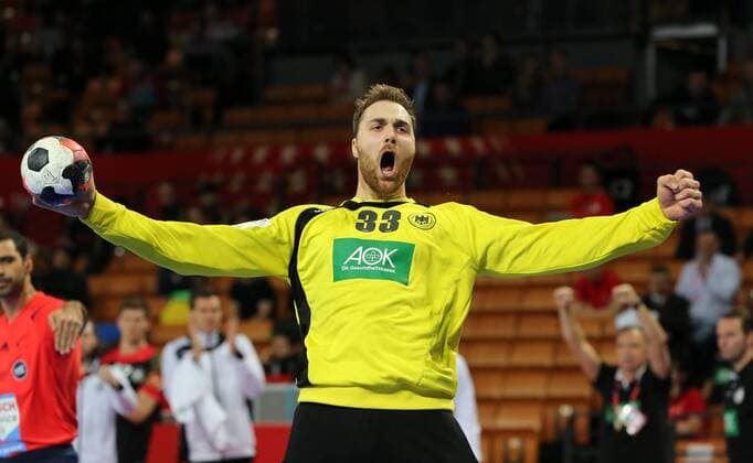 Themen der Woche - Sport Bilder des Tages - SPORT Torwart Andreas Wolff Freude Emotion jubelnd Jubel nach gehaltenem ball Handball EM EHF Europameisterschaft DHB Nationalmannschaft Herren Saison 2015 2016 20.01.2016 Deutschland vs. Slowenien Breslau