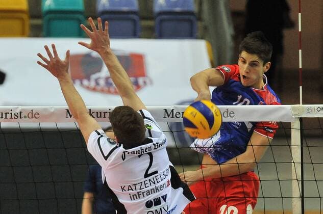 20.01.2016, xtkx, Volleyball 1.Bundesliga, United Volleys - VSG Coburg Grub, emspor v.l. Areal Katzenelson (Coburg) , Moritz Reichert (United Volleys) ,