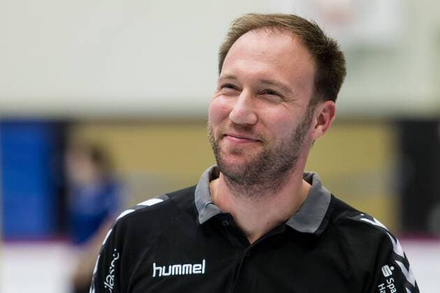 Volleyball 1. Bundesliga Frauen Saison 2015 2016 15. Spieltag am Mittwoch, 20. Januar 2016 in der CU Arena in Hamburg: VT Aurubis Hamburg - VCO Berlin Trainer Dirk Sauermann (VT Aurubis Hamburg) VT Aurubis Hamburg - VCO Berlin