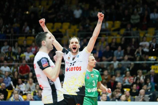 Gdynia, Gdynia Arena 21.01.2016 PLUSLIGA PLPS Lotos Trefl Gdansk vs DHL Modena CEV VOLLEYBALL CHAMPIONS LEAGUE GAME Lotos Trefl Gdansk vs DHL Modena NZ jubel celebration , marco falaschi , milosz hebda , -  20160121_IG_1596_923_FIG