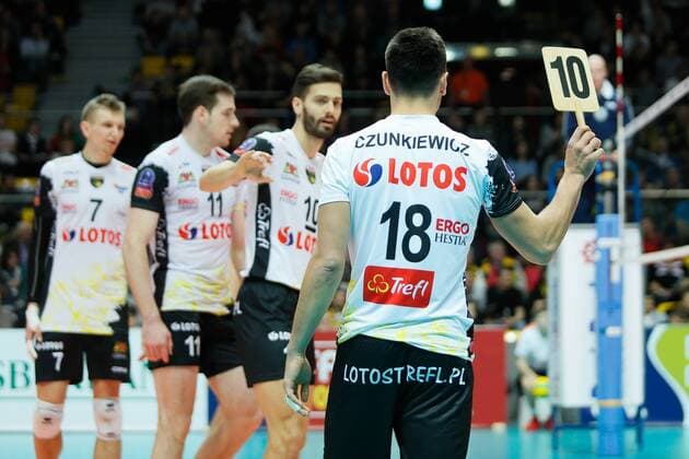 Gdynia, Gdynia Arena 21.01.2016 PLUSLIGA PLPS Lotos Trefl Gdansk vs DHL Modena CEV VOLLEYBALL CHAMPIONS LEAGUE GAME Lotos Trefl Gdansk vs DHL Modena NZ mateusz czunkiewicz , bartosz gawryszewski , zmiana substitution -  20160121_IG_1613_925_FIG
