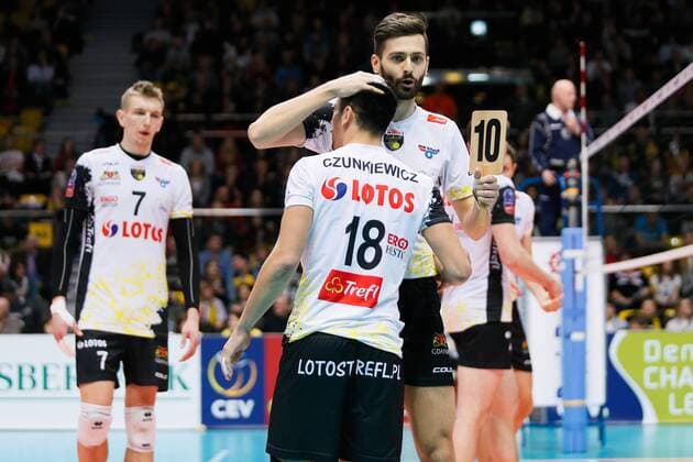 Gdynia, Gdynia Arena 21.01.2016 PLUSLIGA PLPS Lotos Trefl Gdansk vs DHL Modena CEV VOLLEYBALL CHAMPIONS LEAGUE GAME Lotos Trefl Gdansk vs DHL Modena NZ mateusz czunkiewicz , bartosz gawryszewski , zmiana substitution -  20160121_IG_1622_926_FIG