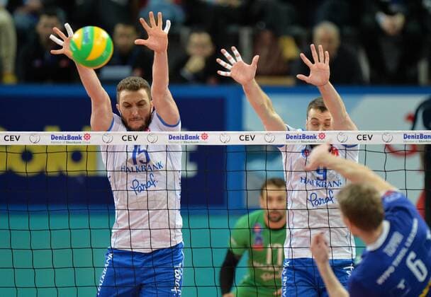 VOLLEYBALL - CEV CL, Tirol vs Ankara INNSBRUCK,AUSTRIA,21.JAN.16 - VOLLEYBALL - CEV Champions League, Hypo Tirol Volleyballteam vs Halkbank Ankara. Image shows Resul Tekeli (Ankara), Dick Kooy (Ankara) and Renee Teppan (Tirol). GEPAxpictures xAmirxBeganovic