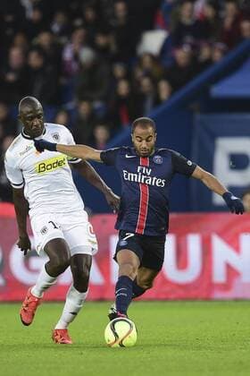 Lucas Moura (PSG) vs NDOYE Cheikh (Angers) FOOTBALL : PSG vs SCO Angers - L1 - Paris - 23 01 2016 JBAutissier Panoramic 
