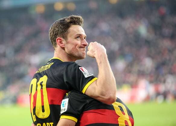 Koeln vl. Tor zum 1:3 durch Christian Gentner (Stuttgart, 20), umarmt den Vorlagen Geber Lukas Rupp (Stuttgart, 8) , 1. FC Koeln - VfB Suttgart, Fussball, Herren, Maenner, Bundesliga, Spieltag 18, 23.01.2016, Copyright: Horn xEibner-Pressefoto EP_bhorn