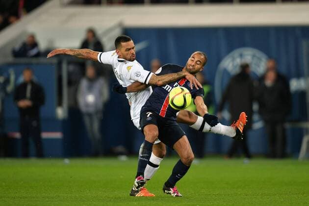 Lucas (psg) - Gael Angoula (ang) FOOTBALL : Paris SG vs Angers - Ligue 1 - 23 01 2016 AnthonyBIBARD FEP Panoramic 