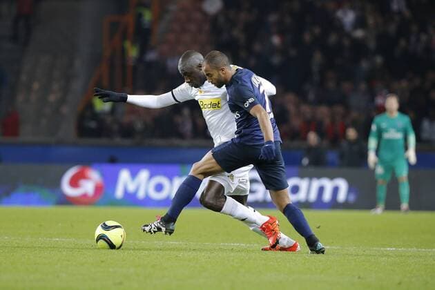 Fußball, Paris Saint Germain - Angers SCO Lucas Rodrigues Moura da Silva (psg), Cheikh N DOYE (Angers SCO) FOOTBALL : Paris st Germain vs Angers SCO - Ligue 1 - 23 01 2016 StephaneAllaman 