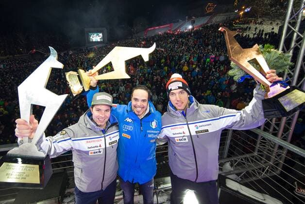 Kitzbuehel 23.01.2016, Streif, Kitzbuehel, AUT, FIS Weltcup Ski Alpin, Kitzbuehel, Abfahrt, Herren, Siegerehrung, im Bild v.l. Beat Feuz (SUI, 2. Platz), Peter Fill (ITA, 1. Platz), Carlo Janka (SUI, 3. Platz) f.l.t.r. 2nd placed Beat Feuz of Switzerland winner Peter Fill of Italy 3rd placed Carlo Janka of Switzerland during award winner ceremony for the men s Downhill Race of Kitzbuehel FIS Ski Alpine World Cup at the Streif in Kitzbuehel, Austria on 2016 01 23. EX_JFK
