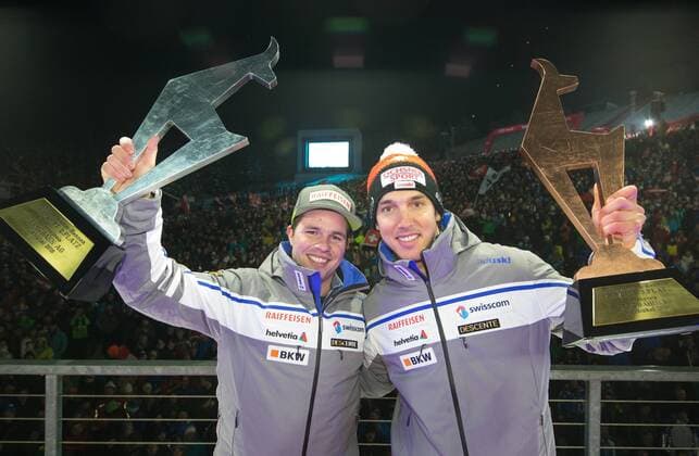 Kitzbuehel 23.01.2016, Streif, Kitzbuehel, AUT, FIS Weltcup Ski Alpin, Kitzbuehel, Abfahrt, Herren, Siegerehrung, im Bild v.l. Beat Feuz (SUI, 2. Platz), Carlo Janka (SUI, 3. Platz) f.l.t.r. 2nd placed Beat Feuz of Switzerland 3rd placed Carlo Janka of Switzerland during award winner ceremony for the men s Downhill Race of Kitzbuehel FIS Ski Alpine World Cup at the Streif in Kitzbuehel, Austria on 2016 01 23. EX_JFK