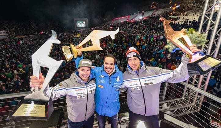 Kitzbuehel 23.01.2016, Streif, Kitzbuehel, AUT, FIS Weltcup Ski Alpin, Kitzbuehel, Abfahrt, Herren, Siegerehrung, im Bild v.l.: Beat Feuz (SUI, 2. Platz), Sieger Peter Fill (ITA), Carlo Janka (SUI, 3. Platz) f.l.t.r.: 2nd placed Beat Feuz of Switzerland Winner Peter Fill of Italy and 3rd placed Carlo Janka (SUI) during award winner ceremony for the men s Downhill Race of Kitzbuehel FIS Ski Alpine World Cup at the Streif in Kitzbuehel, Austria on 2016 01 23. EX_JFK