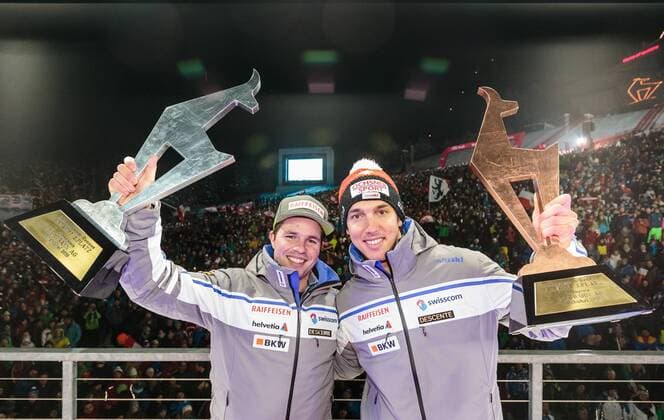 Kitzbuehel 23.01.2016, Streif, Kitzbuehel, AUT, FIS Weltcup Ski Alpin, Kitzbuehel, Abfahrt, Herren, Siegerehrung, im Bild v.l.: Beat Feuz (SUI, 2. Platz), Carlo Janka (SUI, 3. Platz) f.l.t.r.: 2nd placed Beat Feuz of Switzerland 3rd placed Carlo Janka (SUI) during award winner ceremony for the men s Downhill Race of Kitzbuehel FIS Ski Alpine World Cup at the Streif in Kitzbuehel, Austria on 2016 01 23. EX_JFK