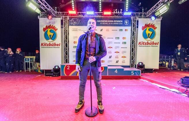 Kitzbuehel 23.01.2016, Streif, Kitzbuehel, AUT, FIS Weltcup Ski Alpin, Kitzbuehel, Abfahrt, Herren, Siegerehrung, im Bild Andreas Gabalier Austrian Singer Andreas Gabalier performs during award winner ceremony for the men s Downhill Race of Kitzbuehel FIS Ski Alpine World Cup at the Streif in Kitzbuehel, Austria on 2016 01 23. EX_JFK