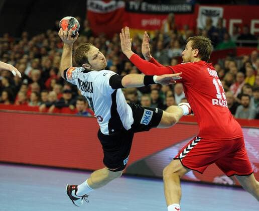 Wroclaw (POL), Centennial Hall Breslau (Polen), Jahrhunderthalle, 24.1.2016 EURO 2016, Handball-Europameister, Männer, Hauptrunde Deutschland vs Russland Steffen WEINHOLD, GER, Sergey GORBOK, Russland Foto- und alle