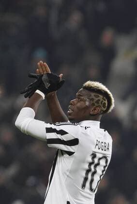 Fußball, Juventus Turin - AS Rom Jan. 24, 2016 - Turin, Italy - JuventusÃ Paul Pogba applauds to fans at the end of the Italian Serie A football match between Juventus and Roma at Juventus Stadium. Juventus won 1-0. Italy: Juventus beats Roma in 1-0 score - ZUMAp133