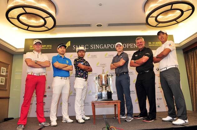 (160126) -- SINGAPORE, Jan. 26, 2016 -- Jamie Donaldson of Wales, Y.E. Yang of South Korea, Shingo Katayama of Japan, Jordan Spieth of the United States, Darren Clarke of Northern Ireland and An Byeong-hun of South Korea (L to R) pose with the trophy during the SMBC Singapore Open pre-match photo call held at Singapore s Sentosa Golf Club, Jan. 26, 2016. The SMBC Singapore Open will be held at Singapore s Sentosa Golf Club from Jan. 28 to Jan. 31. ) (SP)SINGAPORE-GOLF-SMBC SINGAPORE OPEN-PHOTO CALL ThenxChihxWey 