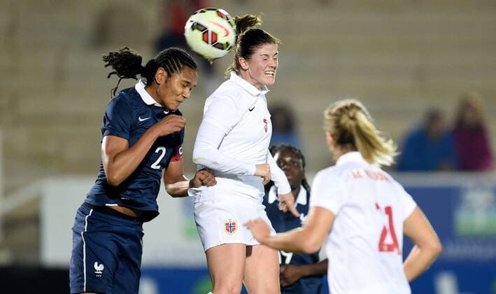 Fußball, Damen, Norwegen - Frankreich Football , NOR, 26. januar 2016 , Norway - France Maren Mjelde , NOR Wendie Renard , FRA 