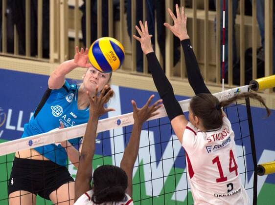Volleyball - CEV Challenge Cup - 27.01.2016, VC WIESBADEN vs. ROTEN RABEN VILSBIBURG, Tanja Großer (VCW), LENA STIGROT (RRV), -