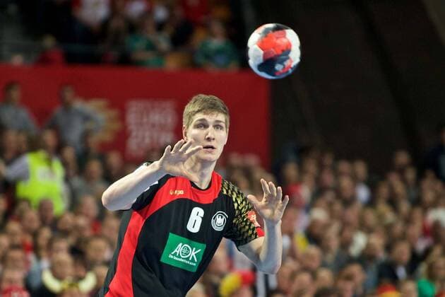 Handball Wroclaw Breslau 27.01.2016 Europameisterschaft der Herren Zwischenrunde Deutschland (GER) - Dänemark (DAN) Finn Lemke (Deutschland, No.06)