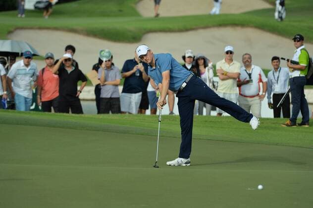 (160128) -- SINGAPORE, Jan. 28, 2016 -- Jordan Spieth of the United States competes during the SMBC Singapore Open held at Singapore s Sentosa Golf Club Serapong course, Jan. 28, 2016. The SMBC Singapore Open is being held at Singapore s Sentosa Golf Club from Jan. 28 to Jan. 31. ) (SP)SINGAPORE-GOLF-SMBC SINGAPORE OPEN ThenxChihxWey 