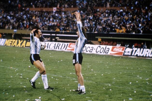 WM Finale 1978, Leopoldo Luque und Torschütze Mario Kempes (beide Argentinien) jubeln