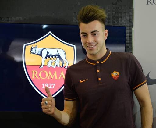 Themen der Woche - SPORT Fußball, Stephan El Shaarawy wird als Neuzugang des AS Rom präsentiert Jan. 28, 2016 - Rome, Italy - Stephan El Shaarawy during his official presentation as AS Roma s new forward, Trigoria, Rome, Italy on January 28, 2015. AS Roma presents the player Stephan El Shaarawy  - ZUMAn230